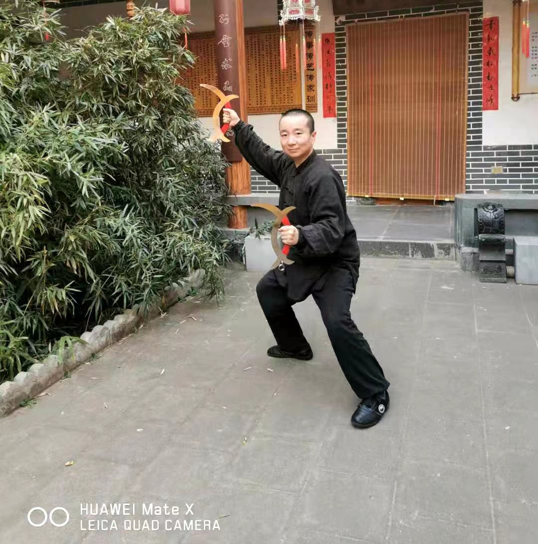 胡乾2.jpg