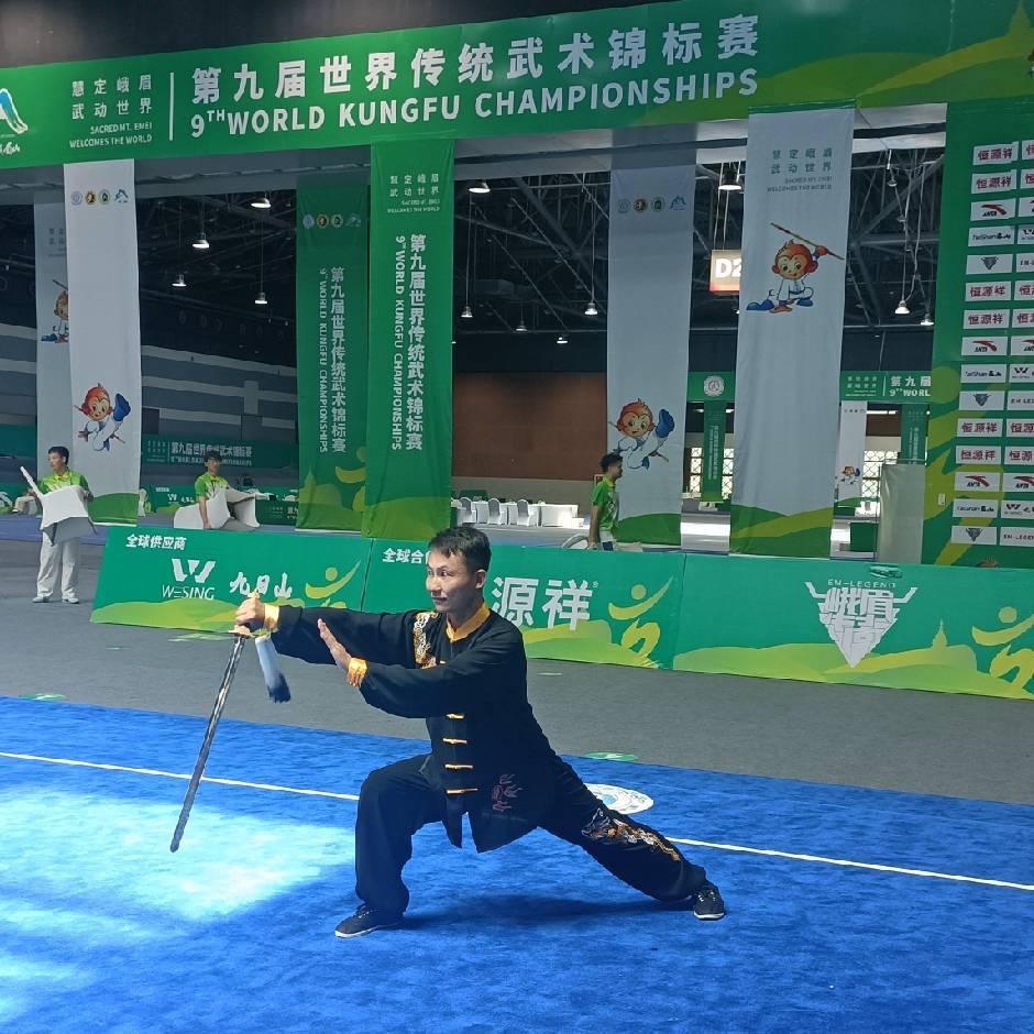 李军.jpg