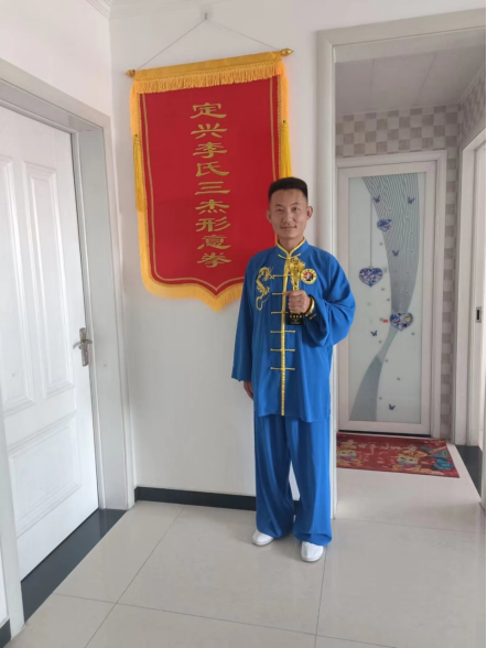李军2.png