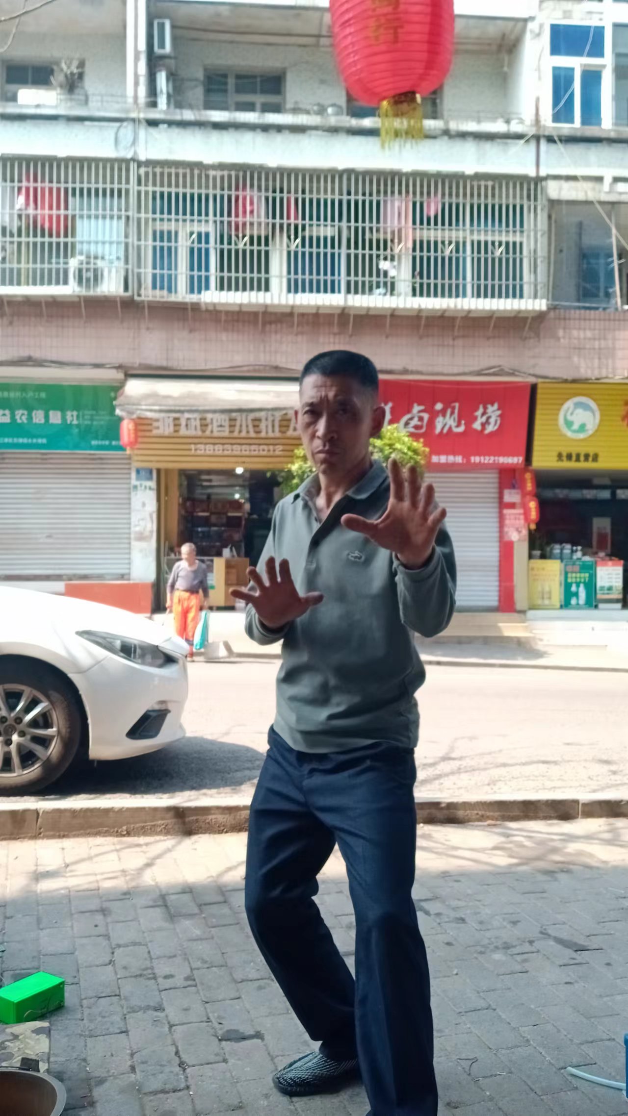 邹云海2.jpg